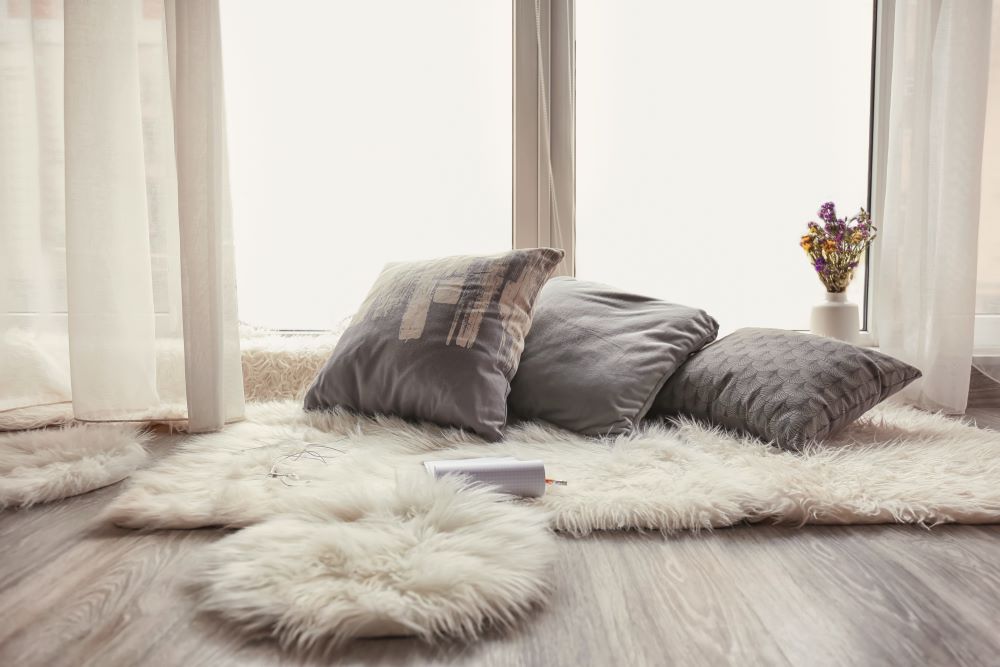 Bedroom Makeover Ideas - Furry Rug And Pillow