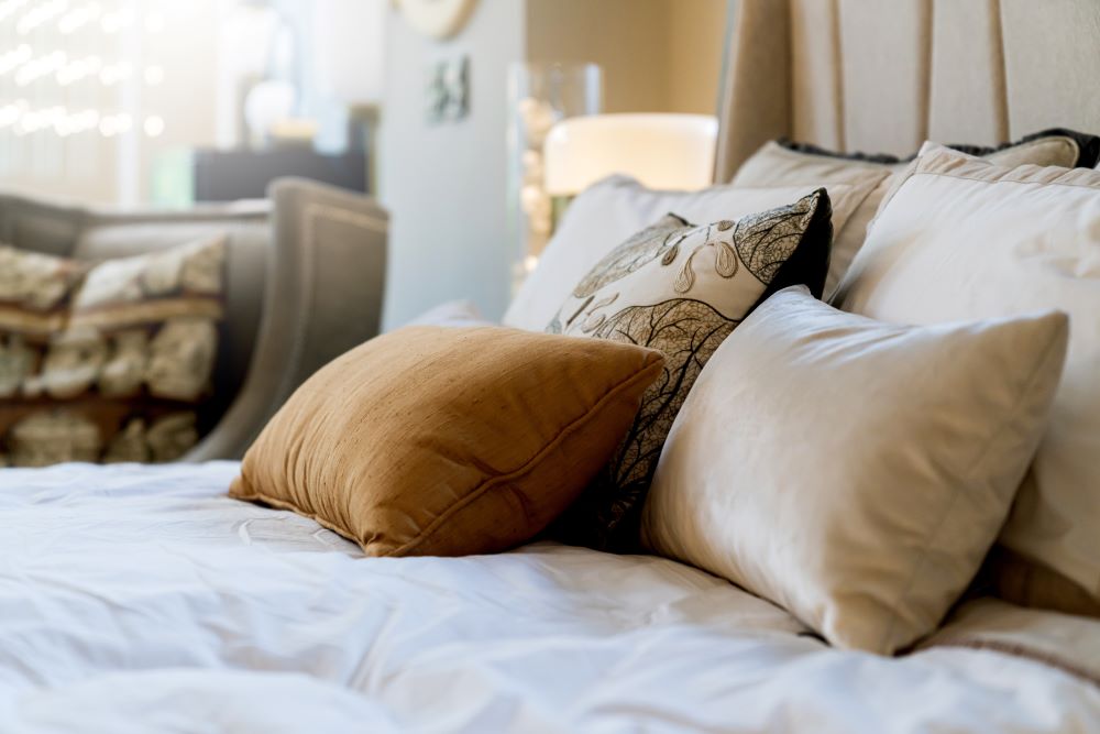 Use An Odd Number Of Throw Pillows On Your Bed